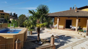 Casa La Bella, Camaiore